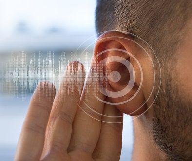 Diagnostyka i leczenie niedosłuchu oraz szumów usznych – jak nowoczesna medycyna pomaga odzyskać komfort życia